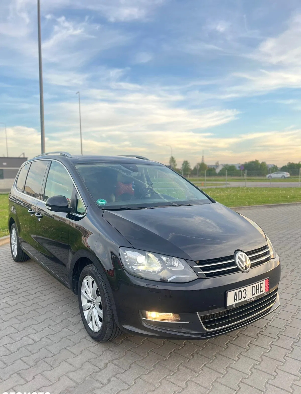 mazowieckie Volkswagen Sharan cena 85000 przebieg: 180000, rok produkcji 2019 z Wrocław